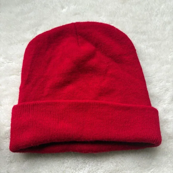 Red Beanie Hat with White W Logo Embroidered Cuffed Knit Winter Warm - Picture 4 of 5